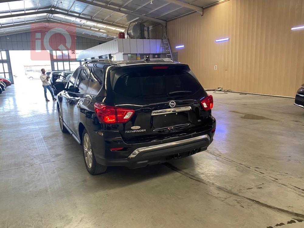 Nissan Pathfinder